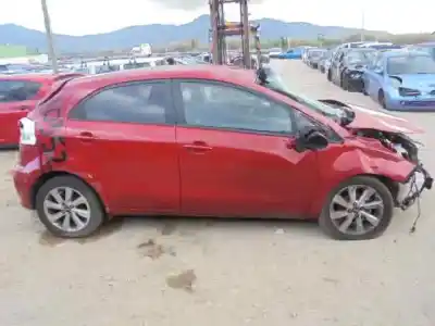 Véhicule à la ferraille kia rio concept de l'année 2015 alimenté g4la