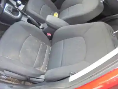 Véhicule à la ferraille kia rio concept de l'année 2015 alimenté g4la