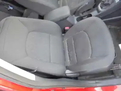 Véhicule à la ferraille kia rio concept de l'année 2015 alimenté g4la