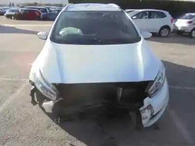 Veículo de Sucata kia cee´d sporty wagon concept do ano 2012 alimentado d4fb