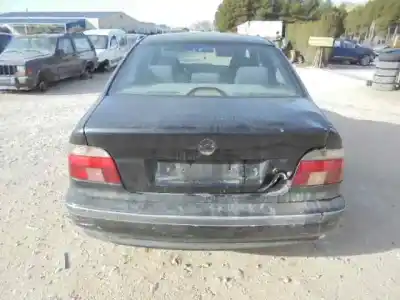 Veículo de Sucata bmw serie 5 berlina (e39) 520d do ano 2000 alimentado 