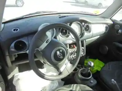 Scrapping Vehicle mini mini (r50,r53) one of the year 2004 powered w10b16a