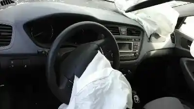 Veicolo di demolizione hyundai i20 klass dell'anno 2016 alimentato d3fa