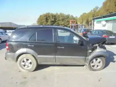 Verschrottungsfahrzeug kia sorento i (jc) 2.5 crdi des jahres 2005 angetrieben d4cb