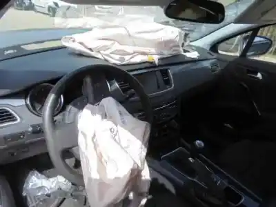 Sloopvoertuig peugeot 508 active van het jaar 2014 aangedreven rh01