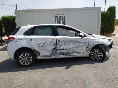 Здавання транспортного засобу hyundai i30 cw (pd) style року 2017 потужний g3lc