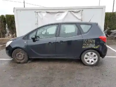 Sloopvoertuig OPEL MERIVA B Selective van het jaar 2012 aangedreven A17DTI