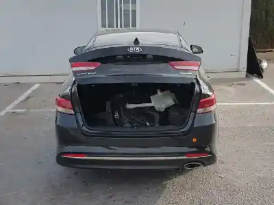 Veículo de Sucata kia optima vision do ano 2018 alimentado d4fd