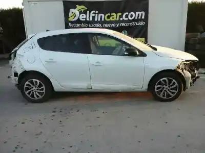 Sloopvoertuig renault                                            megane iii berlina 5 p                                                                                                                                                                                                                                     limited                                                                                                                                                                                                                                                    van het jaar 2015 aangedreven k9kg656