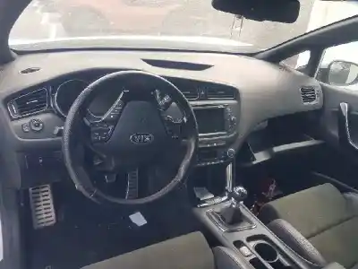 Здавання транспортного засобу kia pro_cee´d ( ) gt року 2014 потужний g4fj