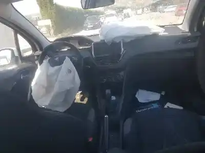 Sloopvoertuig peugeot 208 access van het jaar 2013 aangedreven 8h01