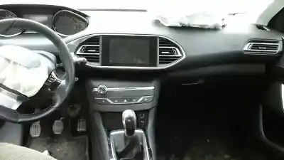 Scrapping Vehicle peugeot 308 style of the year 2015 powered bh02