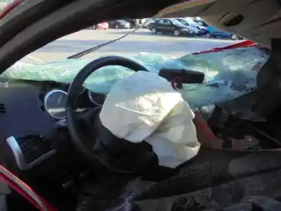 Veículo de Sucata peugeot 206+ básico do ano 2012 alimentado 8ho1