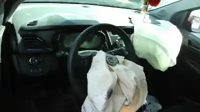 Sloopvoertuig opel karl edition van het jaar 2015 aangedreven b10xe