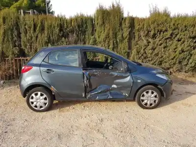 Scrapping Vehicle mazda 2 (de_, dh_) 1.3 (de3fs) of the year 2008 powered zj