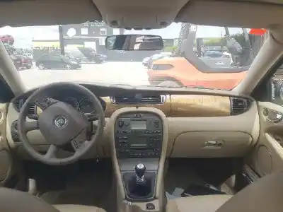 Здавання транспортного засобу jaguar x-type i (x400) 2.0 d року 2004 потужний 6b