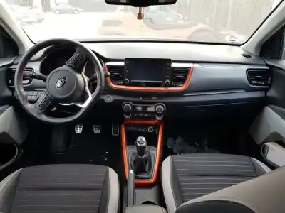 Veículo de Sucata kia stonic (ybcuv) drive do ano 2020 alimentado g3lc