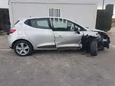 Veicolo di demolizione renault clio iv expression dell'anno 2014 alimentato k9kb6