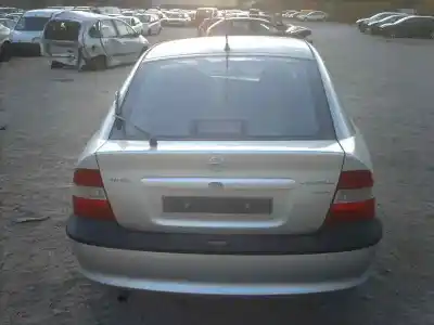 Veículo de Sucata opel vectra b berlina cd do ano 1997 alimentado x18xe