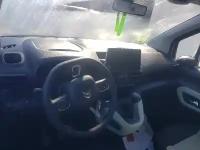 Véhicule à la ferraille citroen berlingo feel m de l'année 2020 alimenté yh01