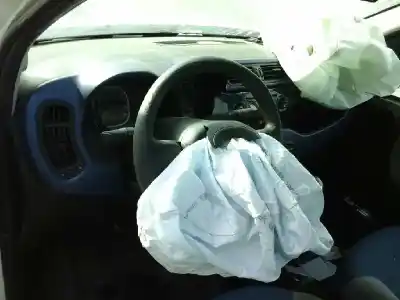 Véhicule à la ferraille fiat panda (319) easy de l'année 2012 alimenté 169a4000