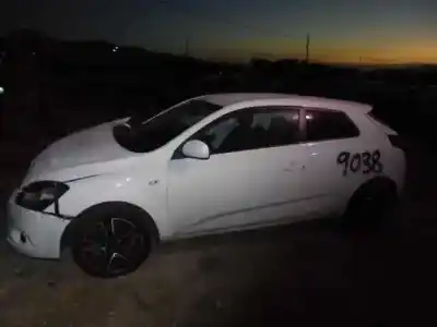 Veículo de Sucata KIA PRO_CEE´D Drive do ano 2010 alimentado G4F4-4