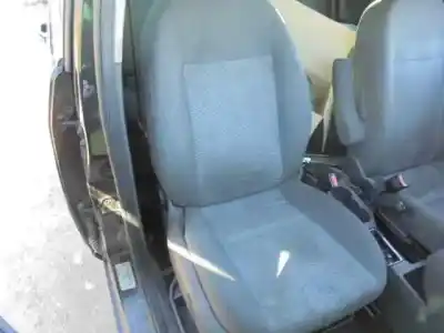 Здавання транспортного засобу ford focus c-max (cap) ghia (d) року 2004 потужний g6da