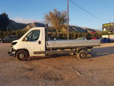 Verschrottungsfahrzeug CITROEN JUMPER KOMBI 33 L2H2 BlueHDi 130 des Jahres 2018 angetrieben AH03