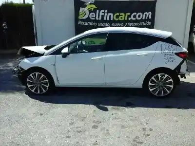 Vehículo de desguace OPEL ASTRA K LIM. 5TÜRIG Selective del año 2016 con motor B16DTH