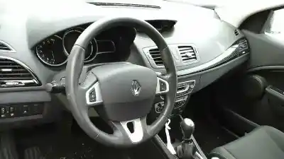 Veicolo di demolizione renault                                            megane iii berlina 5 p                                                                                                                                                                                                                                     dynamique                                                                                                                                                                                                                                                  dell'anno 2012 alimentato h4ja7