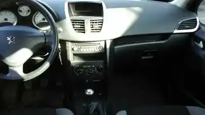 Veicolo di demolizione peugeot 207 confort dell'anno 2007 alimentato 8hz