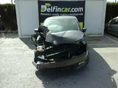 Veículo de Sucata skoda fabia ambition do ano 2017 alimentado cjz