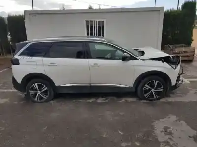 Veicolo di demolizione peugeot 5008 gt line dell'anno 2020 alimentato hn05