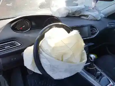 Veicolo di demolizione peugeot 308 access dell'anno 2013 alimentato 9h05