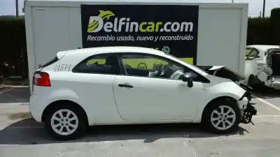 Veículo de Sucata kia rio concept do ano 2012 alimentado g4la