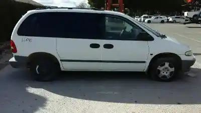 Sloopvoertuig chrysler voyager (gs) 2.5 td van het jaar 1998 aangedreven d m00