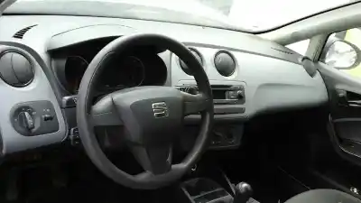 Veículo de Sucata seat ibiza (6j5) reference do ano 2015 alimentado cfw