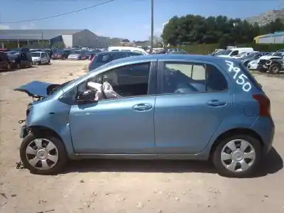 Véhicule à la ferraille toyota yaris (ksp9/scp9/nlp9) básico de l'année 2008 alimenté 2szfe
