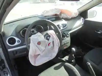 Здавання транспортного засобу renault clio iii authentique року 2009 потужний k9kt766