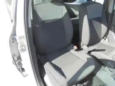 Здавання транспортного засобу renault clio iii authentique року 2009 потужний k9kt766