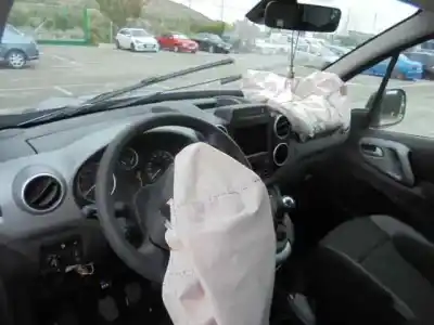 Veículo de Sucata peugeot partner tepee outdoor do ano 2017 alimentado bh01