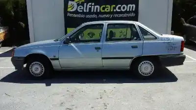 Veículo de Sucata OPEL KADETT E GL Berlina do ano 1988 alimentado 16SV