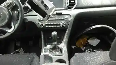 Veículo de Sucata kia sportage drive 4x2 do ano 2017 alimentado d4fd