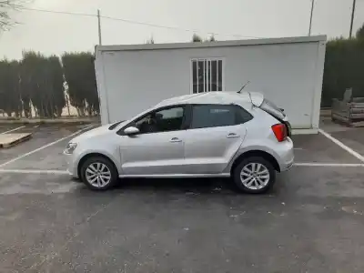 Vehículo de desguace VOLKSWAGEN POLO (6R1) 5 PUERTAS del año 2015 con motor CUS