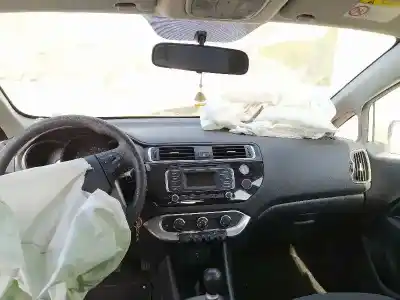 Veículo de Sucata kia rio concept do ano 2016 alimentado g4la