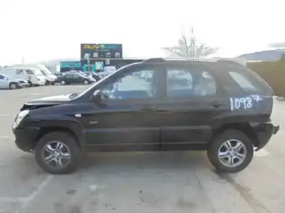 Veicolo di demolizione KIA SPORTAGE Active 4X4 dell'anno 2006 alimentato D4EA-V