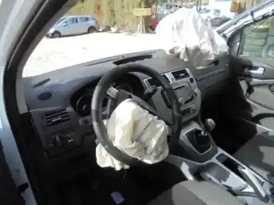 Veicolo di demolizione ford kuga (cbv) titanium dell'anno 2011 alimentato ufda