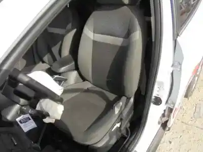 Veicolo di demolizione ford kuga (cbv) titanium dell'anno 2011 alimentato ufda