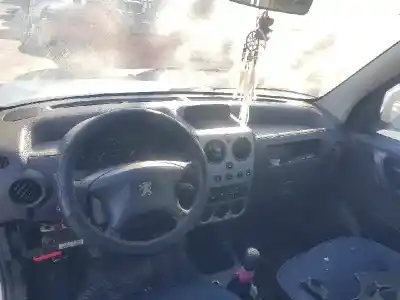 Veículo de Sucata peugeot partner (s2) combiespace do ano 2009 alimentado 9hw