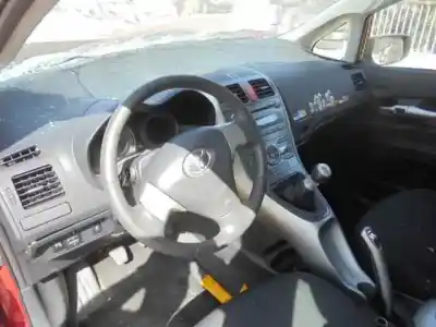 Véhicule à la ferraille toyota auris active de l'année 2009 alimenté 1nd